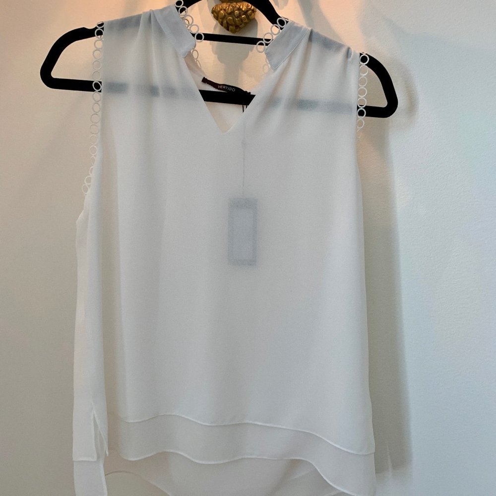 ✨NWT✨Vertigo Paris Ivory White Chiffon Blouse